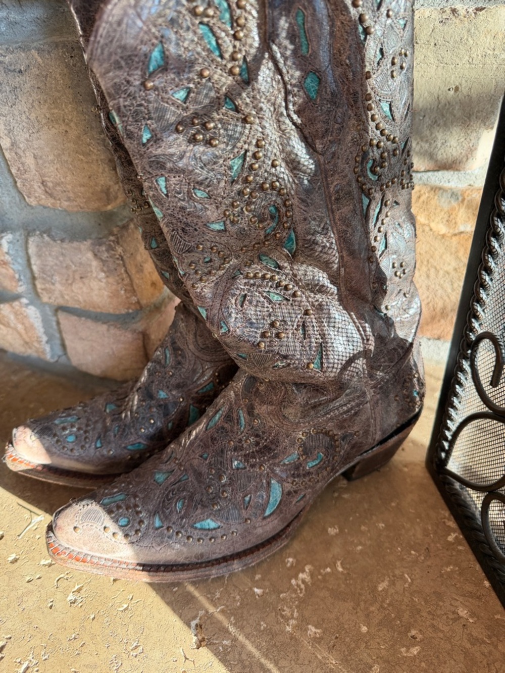 Corral Distressed Brown Leather Western Cowboy Boots Turquoise Inlay Women sz 9 - Picture 5 of 9